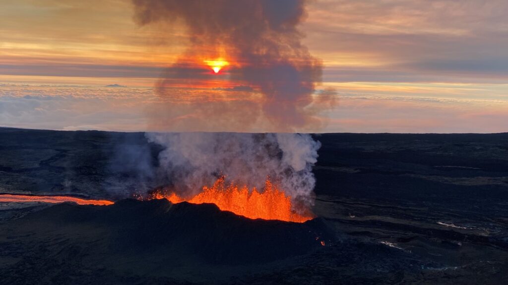 Mauna Loa eruption, 2022, NPS